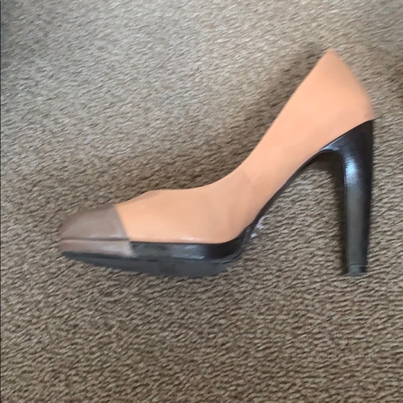Nine West beige heels in great shape - Picture 2 of 6